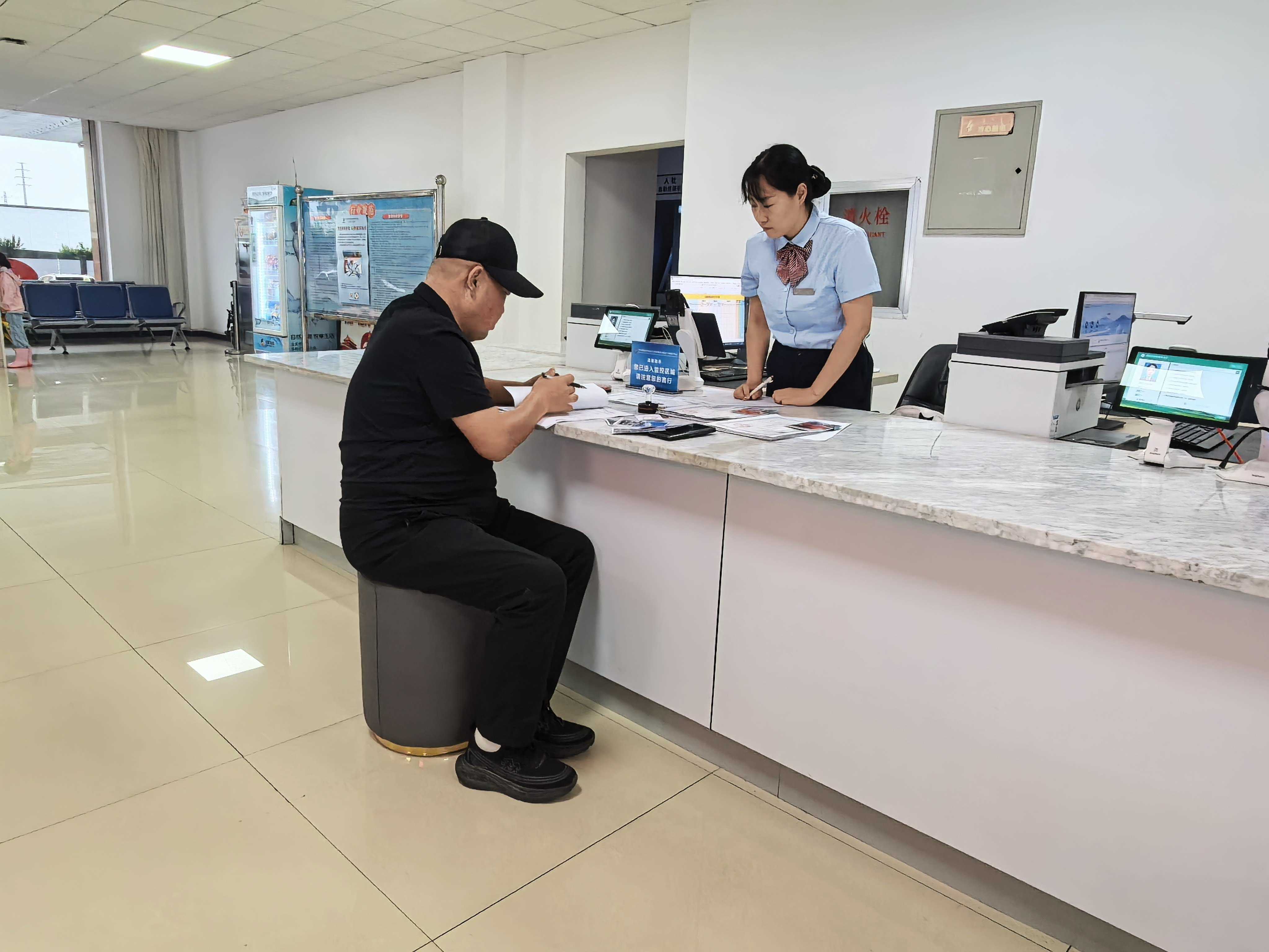 回民区政数局： 以“容缺受理+承诺办”推动“高效...相关图片