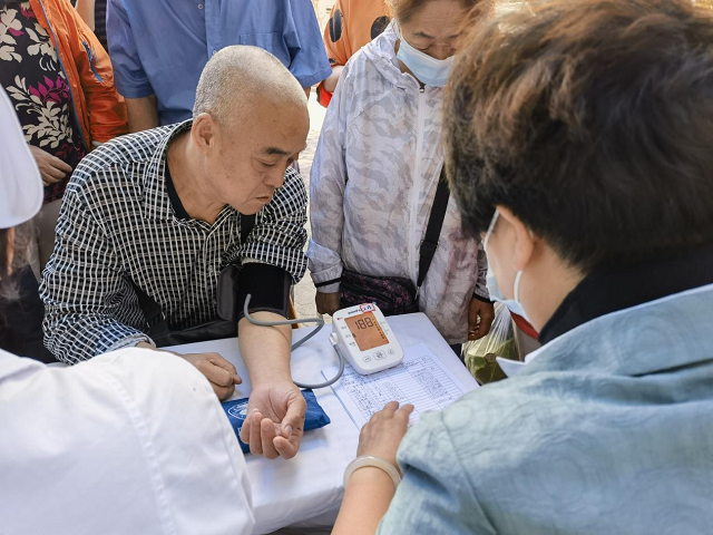 光明路办事处电子路社区：中医文化进社区，倡导健康好生活相关图片